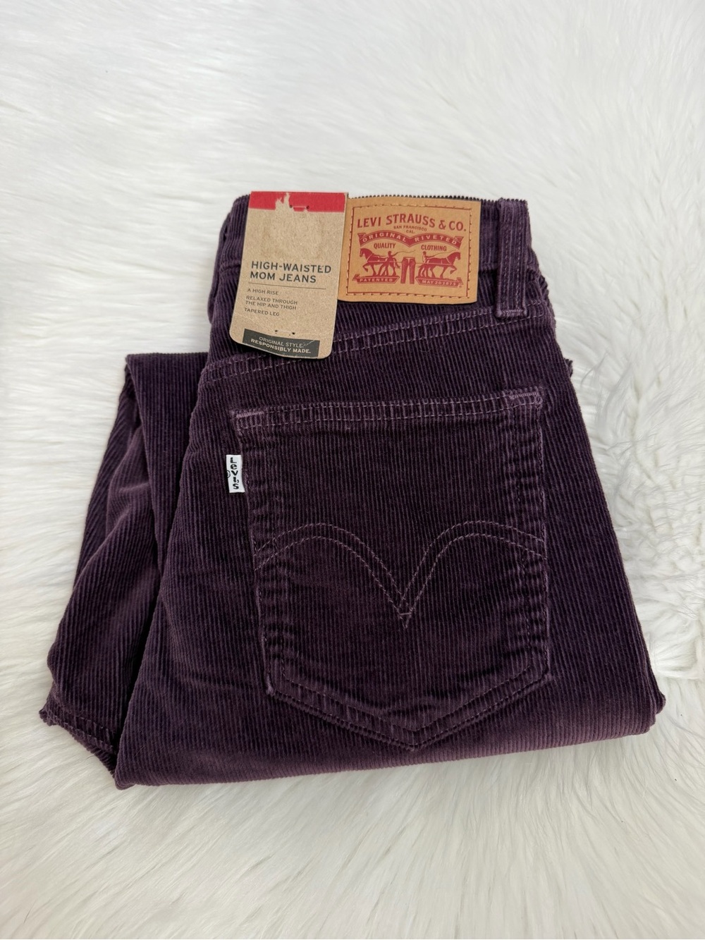 Levi's High-Waisted Mom Corduroy Jeans in Dark Purple Sz 26 x 27